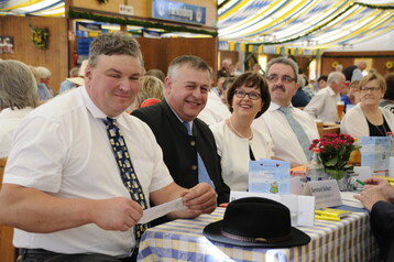 Tag der Landwirtschaft auf der Sdwest Messe: v. l. Manfred Haas, Vorsitzender im Kreisbauernverband Rottweil; Walter Heidl, Vizeprsident im Deutschen Bauernverband; Grit Puchan, Ministerialdirektorin im Ministerium Lndlicher Raum und Karl Rohmbach, MdL. 