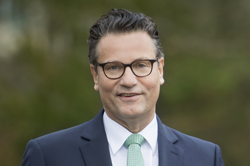 Minister Peter Hauk