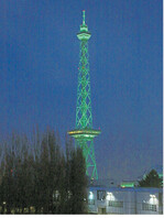 Das Wahrzeichen des Berliner Messegeländes, der Funkturm, erstrahlt jährlich zur Grünen Woche in der Branchenfarbe grün.