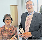 Der Vorsitzende des Landeskontrollverbandes, Paul Maier, mit Ministerialdirigentin Grit Puchan