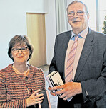 Der Vorsitzende des Landeskontrollverbandes, Paul Maier, mit Ministerialdirigentin Grit Puchan