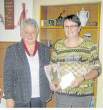 Kreisvorsitzende Katharina Schmelzle (r.) bedankte sich bei Pfarrerin Marlene Trick für den Vortrag.