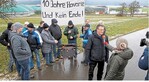 Die Gesellschafter der havarierten Biogasanlage und ihre Angehörigen organisierten eine Mahnwache.