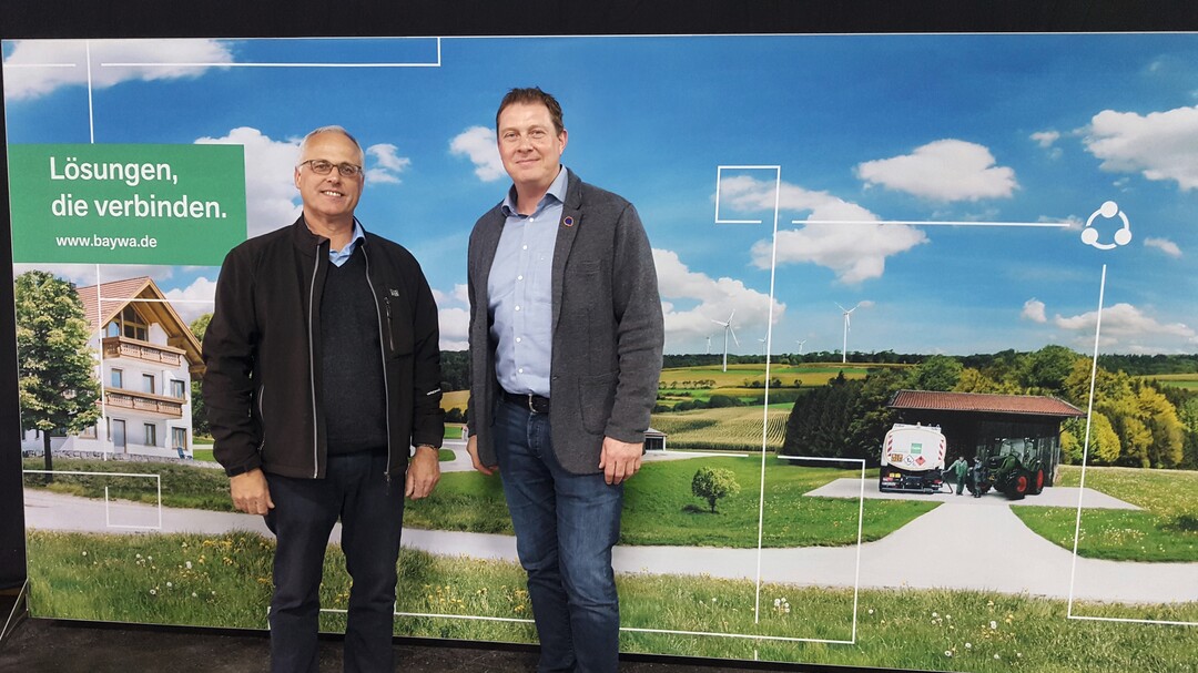 Die Landwirte Jürgen Rüdt (l.) und Joachim Unger wenden im Rahmen eines langfristigen Projekts Smart-Farming-Lösungen von BayWa und FarmFacts an.