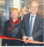 Eröffnung des neuen Eingangsbereichs (v. l.): Diana, Yvonne und Manfred Oehler.