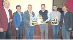 Die Vorsitzenden des Versuchsringes Balingen-Rottweil Rudolf Stöffler (l.) und Christoph Stober (r.) danken den Referenten (v. l.) Luise Lohrmann, Werner Schmid, Karl Wacker.