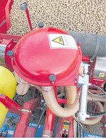 Durch elektro-hydraulisch geschaltete Fahrgassen lässt sich Dünger einsparen.