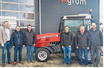 Freuen sich auf die neue Werkstatt, v.l.: Martin Bauknecht; Holger Strobel; Niklas Roth; Johannes Altherr; Patrick Schmähl, Niederlassungs- und Teiledienstleiter sowie Dieter Stoppel, Werkstattleiter.