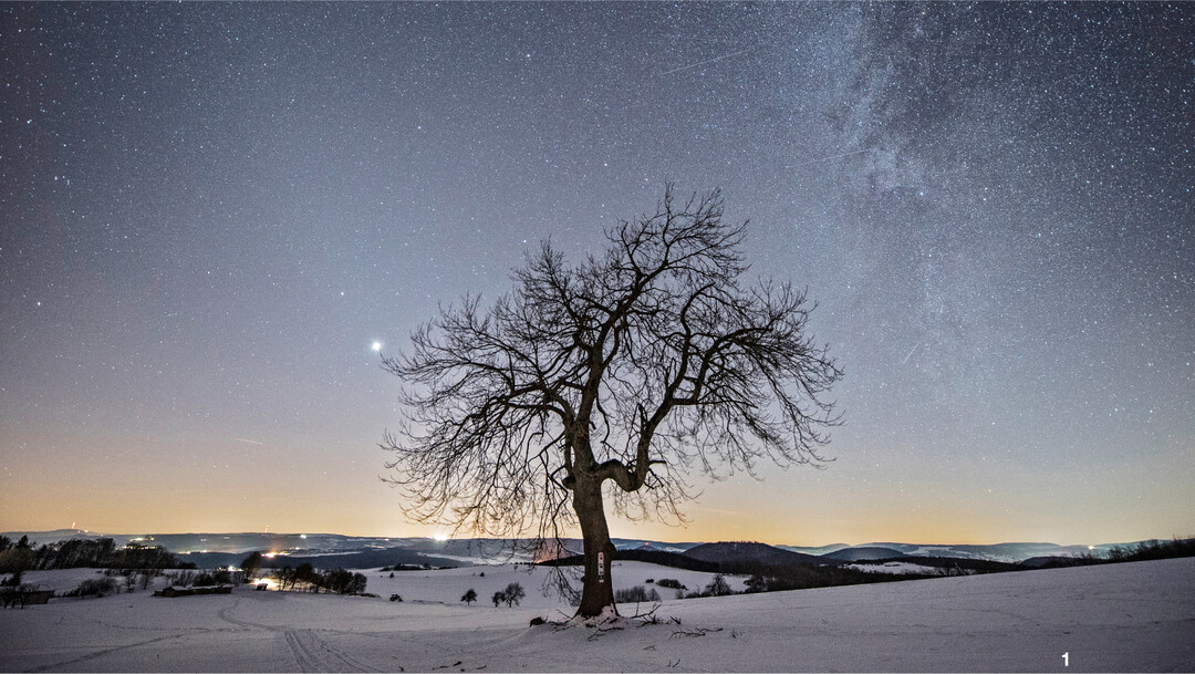 Die hohe Geba in der thüringischen Rhön ist ein ganz besonderer Ort, der zum Beobachten des nächtlichen Sternenhimmels einlädt.