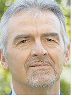 ist Vorsitzender des Verbandes Süddeutscher Zuckerrübenanbauer, der Wirtschaftlichen Vereinigung Zucker und des Aufsichtsrates der Südzucker AG.