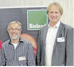 Landwirt Reinhard Ortlieb (links) und Professor Ulrich Hamm auf der Wintertagung.
