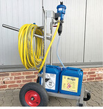 Per Alzogur-Dispenser werden Wasser und Konzentrat direkt gemischt.