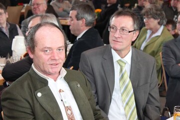 Bblingens Kreisvorsitzender Andreas Kindler (links) mit Landrat Roland Bernhard.