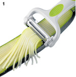 Julienne-Schäler von Westmark. In Längsrichtung gibt es lange, in Querrichtung kurze Streifen.