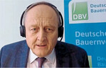 Präsident Joachim Rukwied berichtet am Dienstag den LBV-Vorstandsmitgliedern über den Stand des Gesetzespakets zum Insektenschutz.