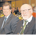 Vorsitzender Christian Ziegler begrüßte als Hauptredner zum Heidenheimer Kreisbauerntag Eberhard Hartelt, den Präsidenten des Bauern- und Winzerverbandes Rheinland-Pfalz Süd (v. r.).