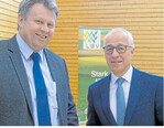 Die BayWa ist auch künftig ein verlässlicher Partner für die heimische Landwirtschaft, versprach Vorstandsmitglied Roland Schuler (r.) Kreisvorsitzendem Gerhard Fassnacht und den Bauerntagsbesuchern.