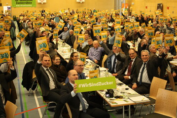 In der Info-Kampagne #WirSindZucker kommen in der Diskussion um Zucker und Zuckerrübenanbau die Betroffenen zu Wort, die täglich mit dem Naturprodukt zu tun haben. Dahinter stehen auch die Mitglieder des Verbandes baden-württembergischer Zuckerrübenanbauer. Im Bild bei ihrer Winterversammlung in Ilsfeld-Auenstein.