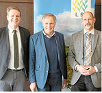 Die Zukunft des deutschen Milchsektors beleuchteten (v. l.): Dr. Johannes Klaus vom Genossenschaftsverband, LBV-Vizepräsident Gerhard Glaser und Dr. Markus Albrecht vom Milchwirtschaftlichen Verein.