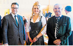 Über hohen Besuch bei der Jubiläumsfeier der FBG Alb-Donau-Ulm konnte sich Vorsitzender Manfred Jakob (r.) freuen: Neben der amtierenden Waldkönigin Ramona Rauch war auch Minister Peter Hauk vor Ort.