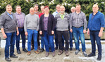 Erfolgreiche Rinderzüchter des Viehzuchtvereines Calw /Nagold zusammen mit dem neu gewählten Ausschuss und seinem Vorsitzenden Wilhelm Stockinger aus Zwerenberg und seiner Stellvertreterin Sarah Mast aus Sommenhardt.