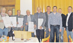 Die Geehrten (v. l.) Hans Rebstock, Karl Weiblen, Eugen Ulmer, Willy Spohn und Max Münch mit Kassier Markus Kern, Schriftführer Helmut Munz, Bernd Fetzer und dem ersten Vorsitzenden Hagen Hohl