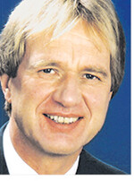 leitet das Fachgebiet ‚Agrar- und Lebensmittelmarketing‘ der Universität Kassel in Witzenhausen. Er forschte und lehrte zuvor lange Jahre an der Universität Hohenheim in Stuttgart.