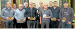 Die ausgezeichneten Betriebsleiter mit den Hofplaketten.
