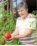 Heike Dressel teilt ihre Leidenschaft für Tomaten gerne mit Besuchern.