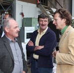 Auftakt zum 36. Abgeordnetentag des Kreisbauernverbandes Karlsruhe auf dem Betrieb der Familie Bitterich in Flehingen (Landkreis Karlsruhe); links Kreisvorsitzender Werner Kunz