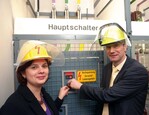 Die Leiterin der Zentralen Beschaffungsstelle Anita Bott und Kanzler Alfred Funk.