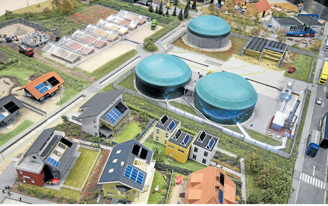 Das Bioenergiedorf als Modell: Eine Kombination aus verschiedenen erneuerbaren Energiequellen (wie beispielsweise Biogas und Fotovoltaik) ermöglicht es, dass das Dorf autark mit Energie versorgt wird.