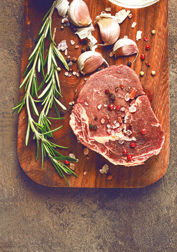 Die Deutschen essen wieder mehr Rindfleisch. Doch das Rohstoffangebot ist nicht ppig. Der Verzehr soll stabile 9,2 Kilo pro Kopf erreichen. 