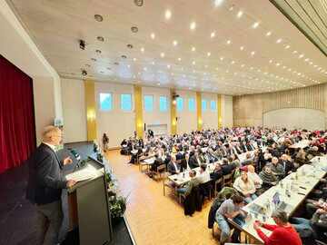 Nicht nur Landwirte, sondern auch viele Interessierte, sorgten fr eine gut gefllte Stadthalle in Ellwangen. 