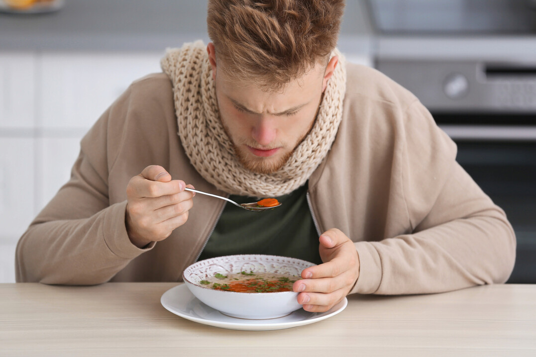 Eine Hhnersuppe kann bei Erkltungskrankheiten helfen.