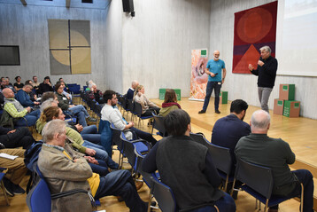 Bioland-Prsident Jan Plagge (l.) diskutiert mit Martin Wei (r.) und dem Publikum ber Mglichkeiten zur Etablierung fairer Erzeugerpreise.