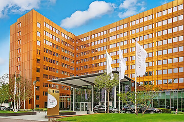 Seit Herbst 2020 modernisiert die Rentenbank ihr Stammhaus in der Frankfurter Hochstrae, um es technisch und energetisch auf den neuesten Stand zu bringen. Whrend des Umbaus befindet sich die Rentenbank im Goldenen Haus in der City West.