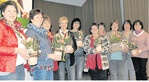Ziehen an einem Strang: der Vorstand des Landfrauenverbands Württembergisches Allgäu mit (v. l.) Vizepräsidentin Christa Fuchs, Monika Heinz, Erika Sengele, Ramona Gründig, Gabi Krug, Conny Bank, Doris Kieckbusch, Kreisvorsitzende Silvia Ulrich, Ulrike Haußmann und Elisabeth Leichte.