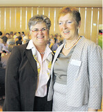 Die Präsidentin des Deutschen Landfrauenverbandes, Brigitte Scherb (l.), beehrte die Ludwigsburger Landfrauen mit Kreisvorsitzender und Verbandspräsidentin Marie-Luise Linckh (r.).