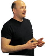 Severin Batzill, Milchviehhalter aus Schlier, stellte seine Pläne für Agri-PV vor.