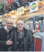 Walter Pfitzenmeier (r.) hat zusammen mit seinem Neffen Jay Alexander in der ehemaligen Polsterfabrik in Knittlingen ein Museum eröffnet.