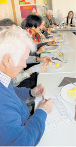 Beim Kartoffeltestessen wurden Eigenschaften und Beschaffenheit der Kartoffeln untersucht.