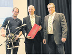Sprach über den Einsatz von Drohnen: Referent Markus Pflugfelder mit Geschäftsführer Alfred Krug und dem Vorsitzenden Karl-Heinz Mayer.