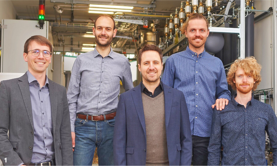 Die Entwickler der Reverion-Anlage und Gründer der Reverion GmbH, von links: Felix Fischer, Jeremias Weinrich, Dr. Stephan Herrmann, Luis Poblotzki und Maximilian Hauck.
