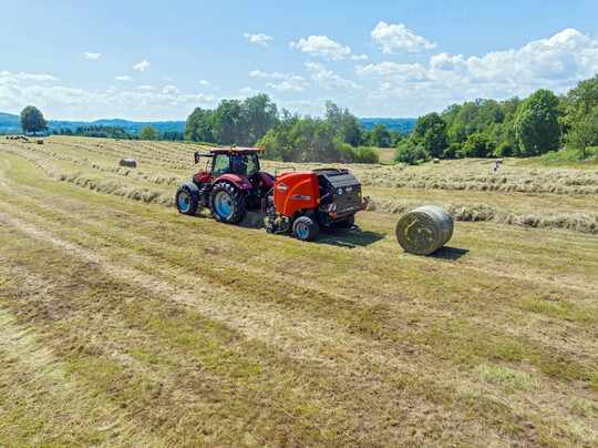 Die Rundballen der FB3125 haben 1,25 Meter Durchmesser.