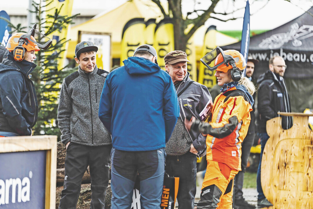 Treffpunkt auf der Forst live in Offenburg: Alleine das Freigelnde bietet mit seinen 46.000 Quadratmeter Platz fr die Demonstration von Neuheiten und bewhrten Maschinen und Gerten namhafter Hersteller und Vertriebsfirmen.