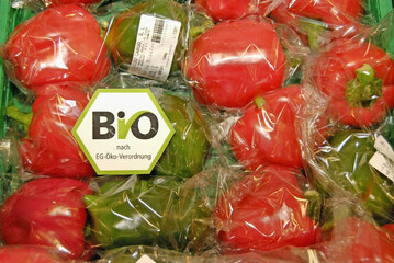 Bei Biogemse erwarten die Konsumenten keine Plastikverpackungen. Falls doch, schmlert dies das Vertrauen in Bioprodukte, fanden Forschende heraus.