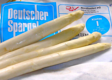 In Deutschland ist der Spargelanbau zuletzt gewachsen, der Verbrauch wchst wieder.