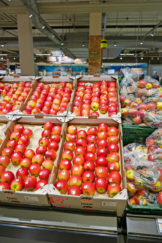 Die erste Fairdi-pfel aus den Pilotanlagen der Obstbauern vom Bodensee mit robusten Sorten sind am Markt.