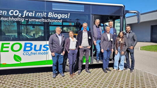 Es braucht viele Akteure, damit ein Projekt wie NEOBus ins Rollen kommt. Einige davon waren in Lonsee vor Ort: Phillip und Vanessa Duelli, Christof Bhler, Andreas Lemmer, Steffen Genkinger, Jochen Lauer, Lena Friedmann und Walter Bollinger (von rechts).